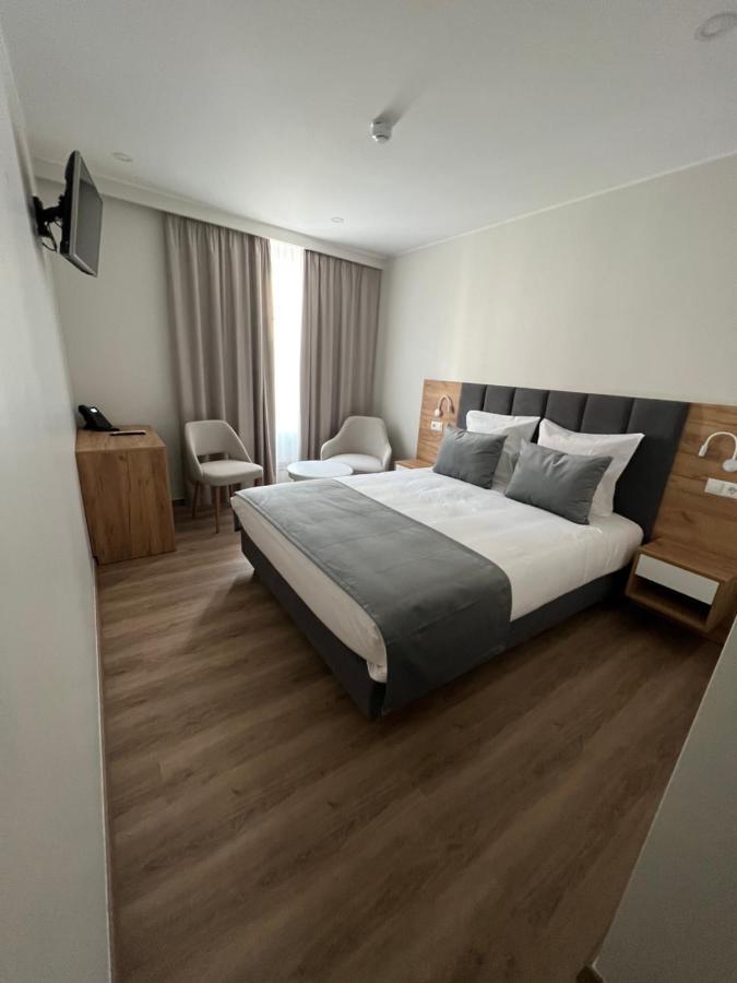 Hotel Le Postillon Echternach Exterior foto